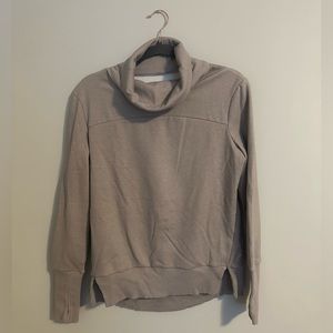 Apana Yoga | Woman’s Grey Crewneck Sweatshirt with Turtleneck